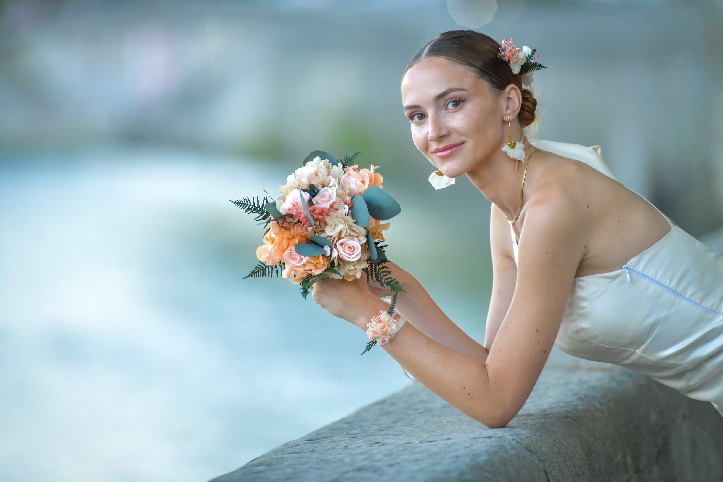 Bouquets en fleurs stabilisées : L'élégance durable pour votre mariage bohème