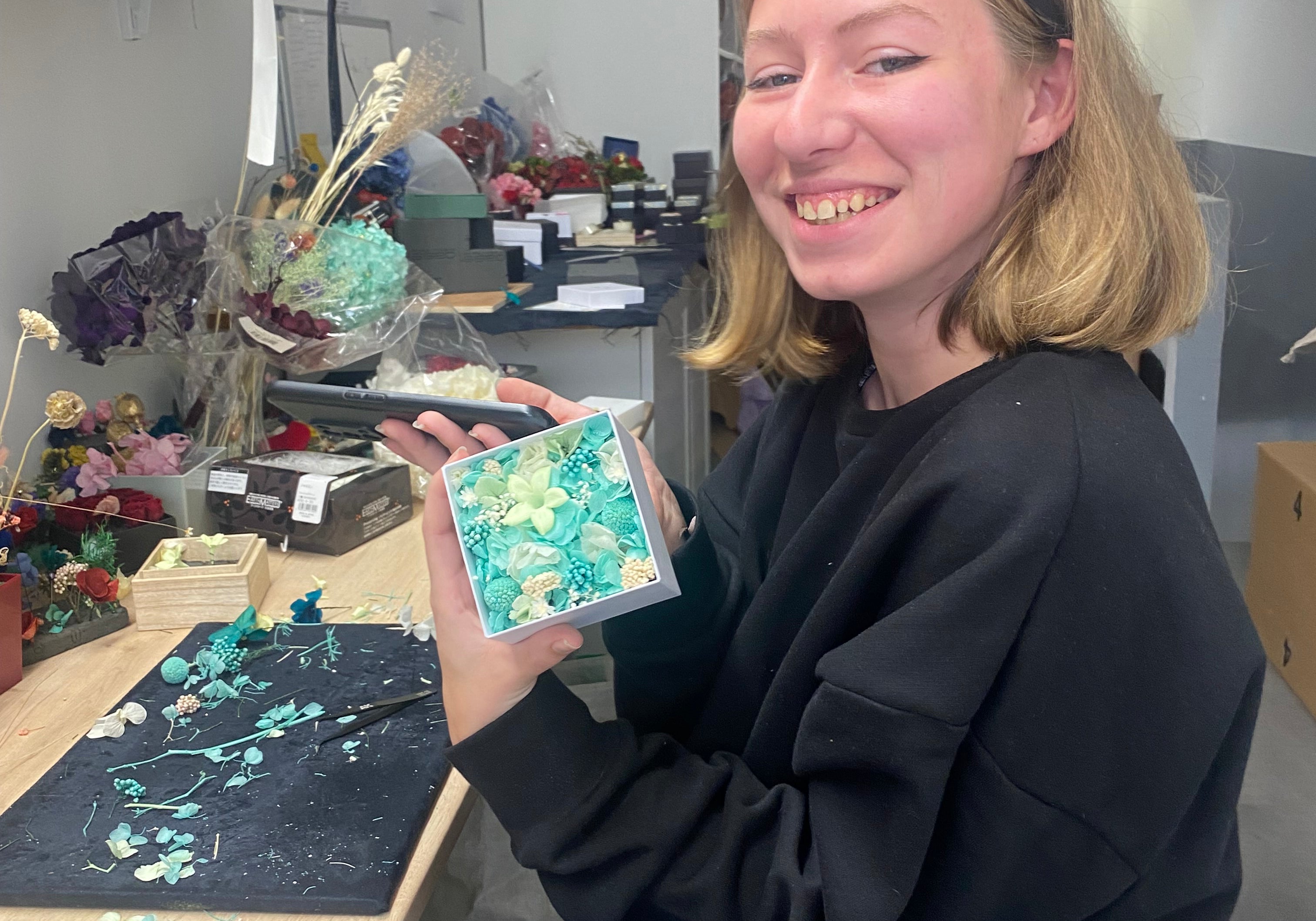 Les coulisses de la création de nos accessoires bijoux floraux