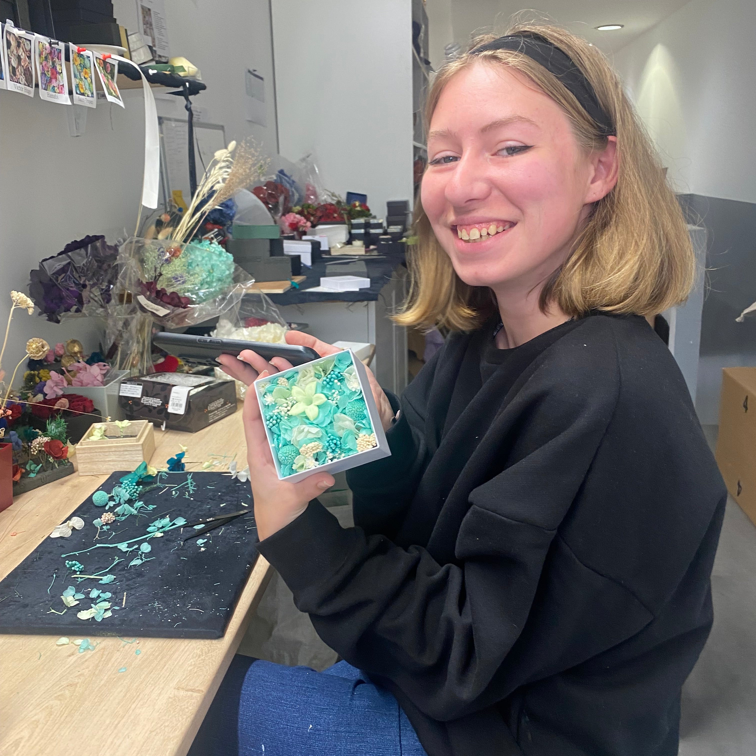 Les coulisses de la création de nos accessoires bijoux floraux