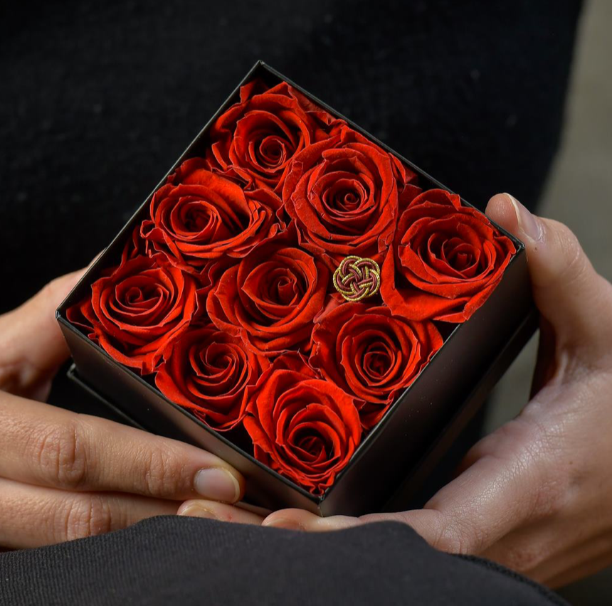 Offrez un symbole d'amour intemporel avec une rose stabilisée