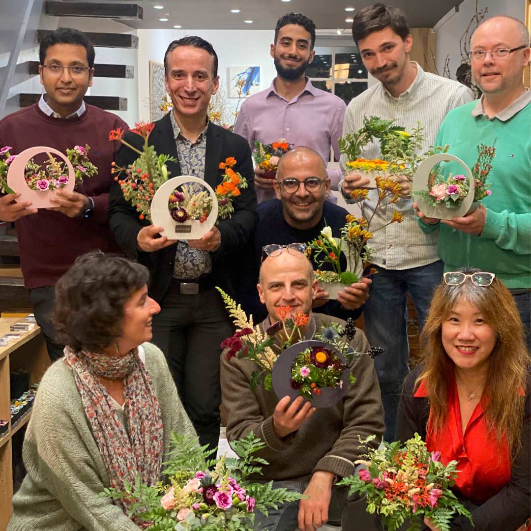 Equipe Volvo très contente de son atelier floral chez IKI DE VEYRAC